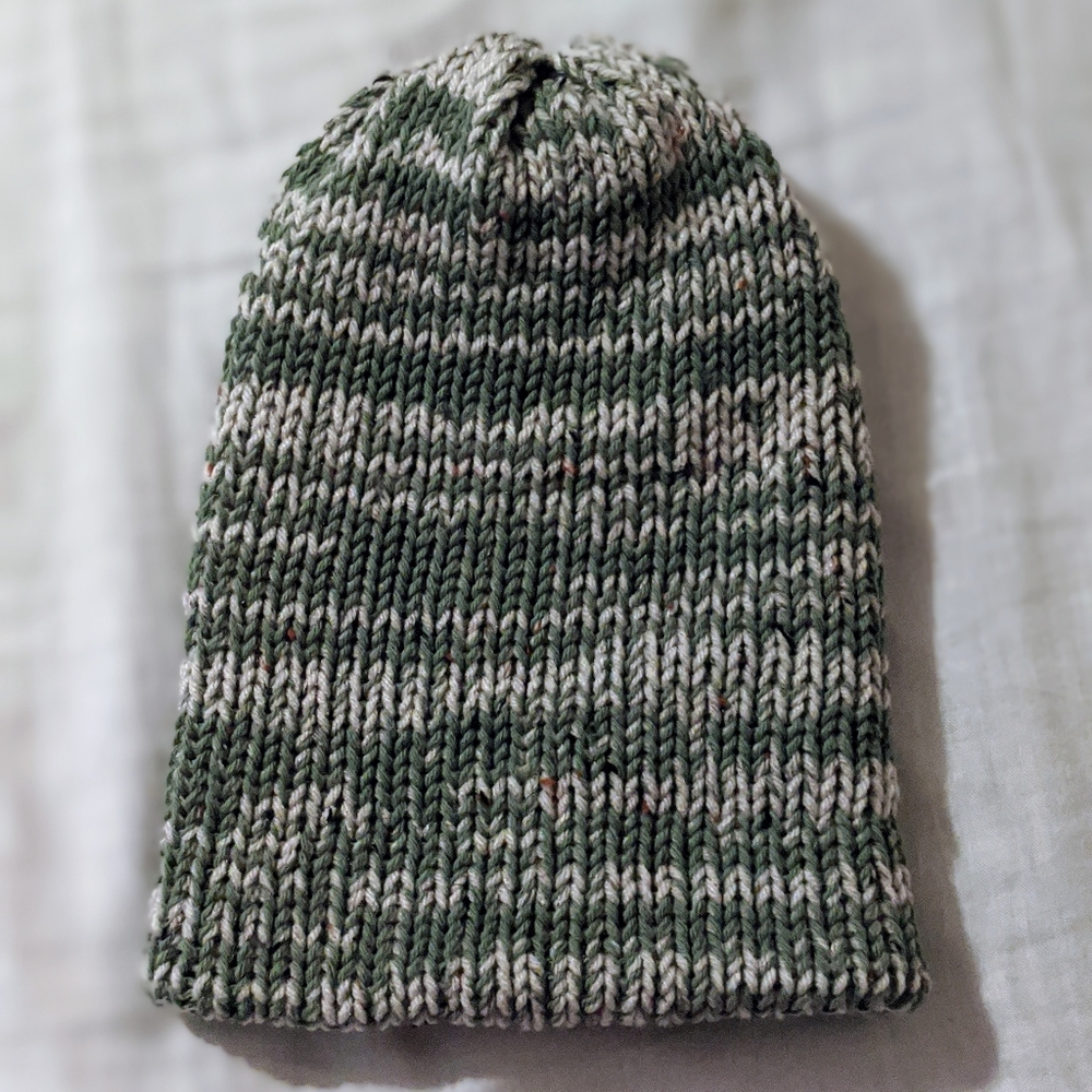 Hand knitted beanie (**color requests available**)